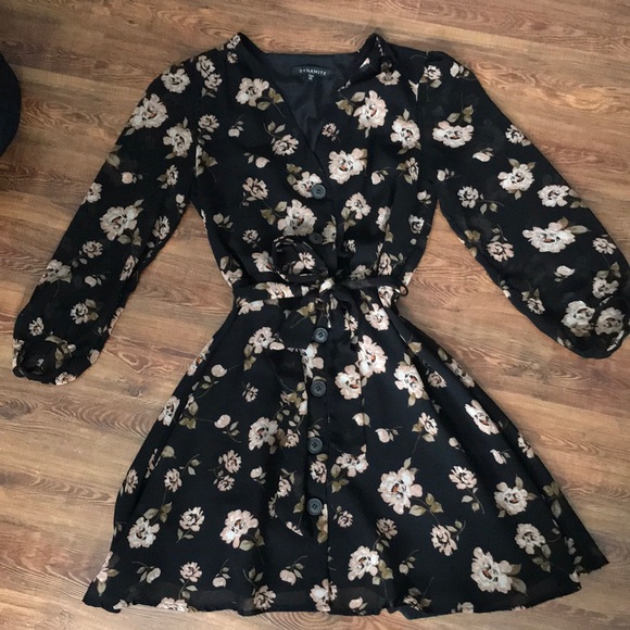 Dynamite dress - Picture 7 of 7